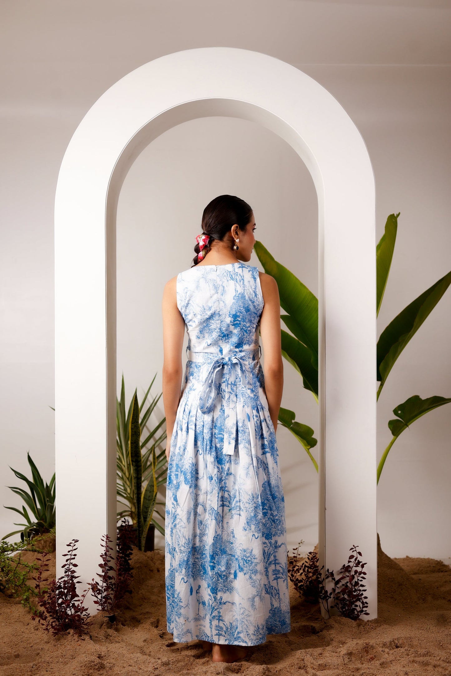 Blue print box pleated round neck maxi MoonStruck