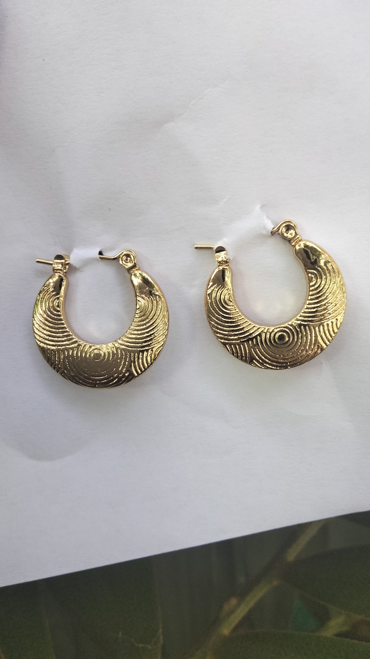 Classic Round Heritage Hoops