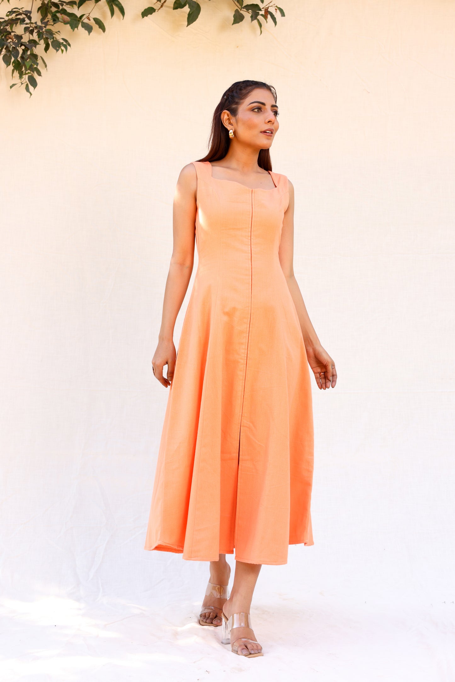Dull orange sleeveless midi dress