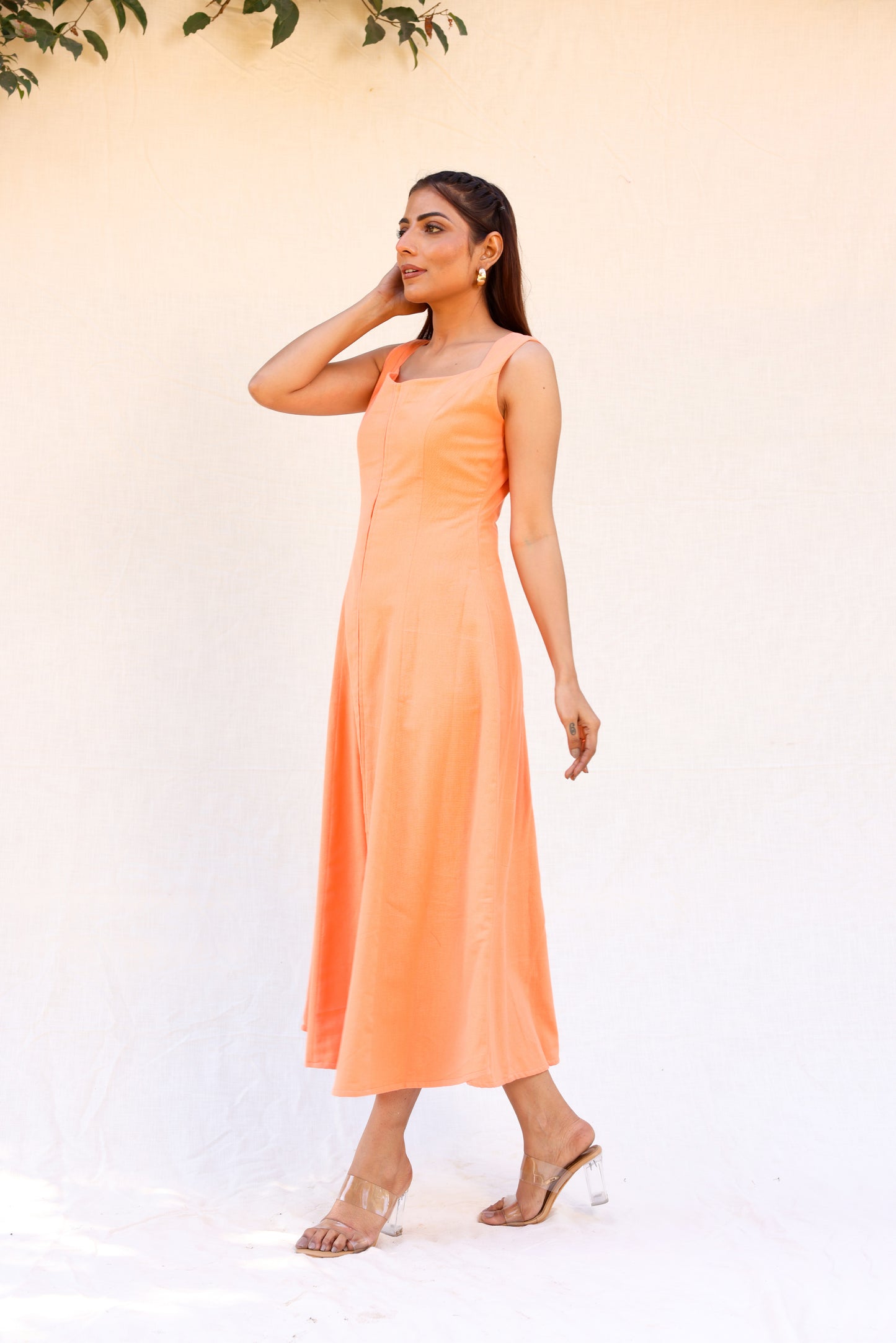 Dull orange sleeveless midi dress