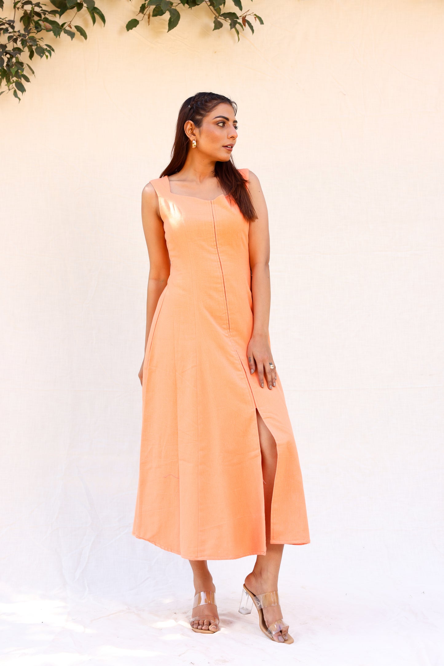 Dull orange sleeveless midi dress