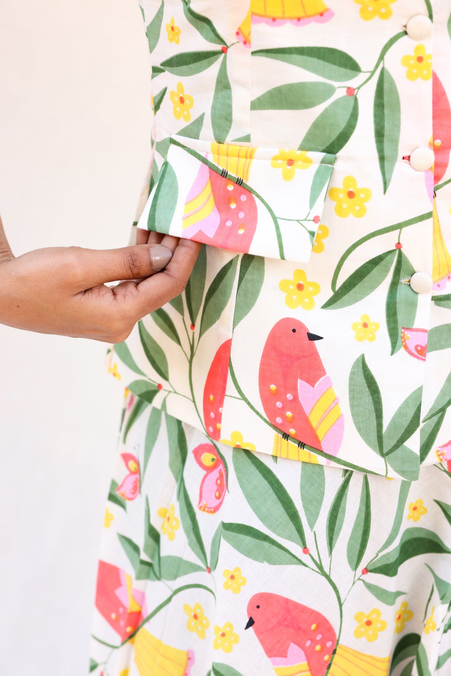 Leafy print midi skirt with sleeveless blazer set