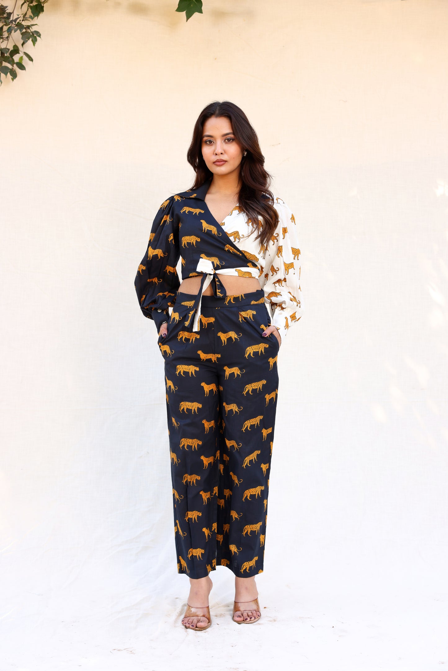 Tiger print overlapped tie knot crop top with pants set