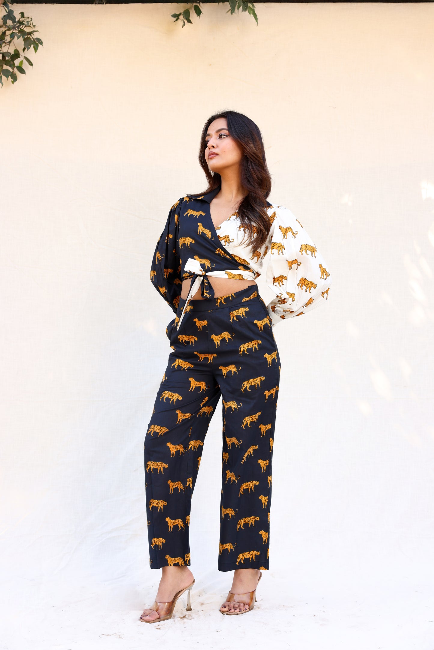 Tiger print overlapped tie knot crop top with pants set