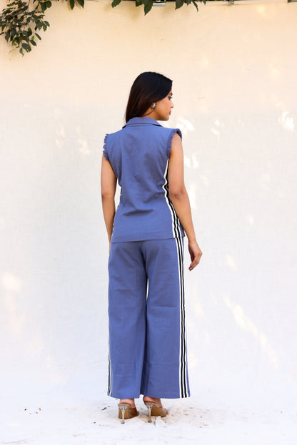 Sleeveless blazer with pants stripped on sides set