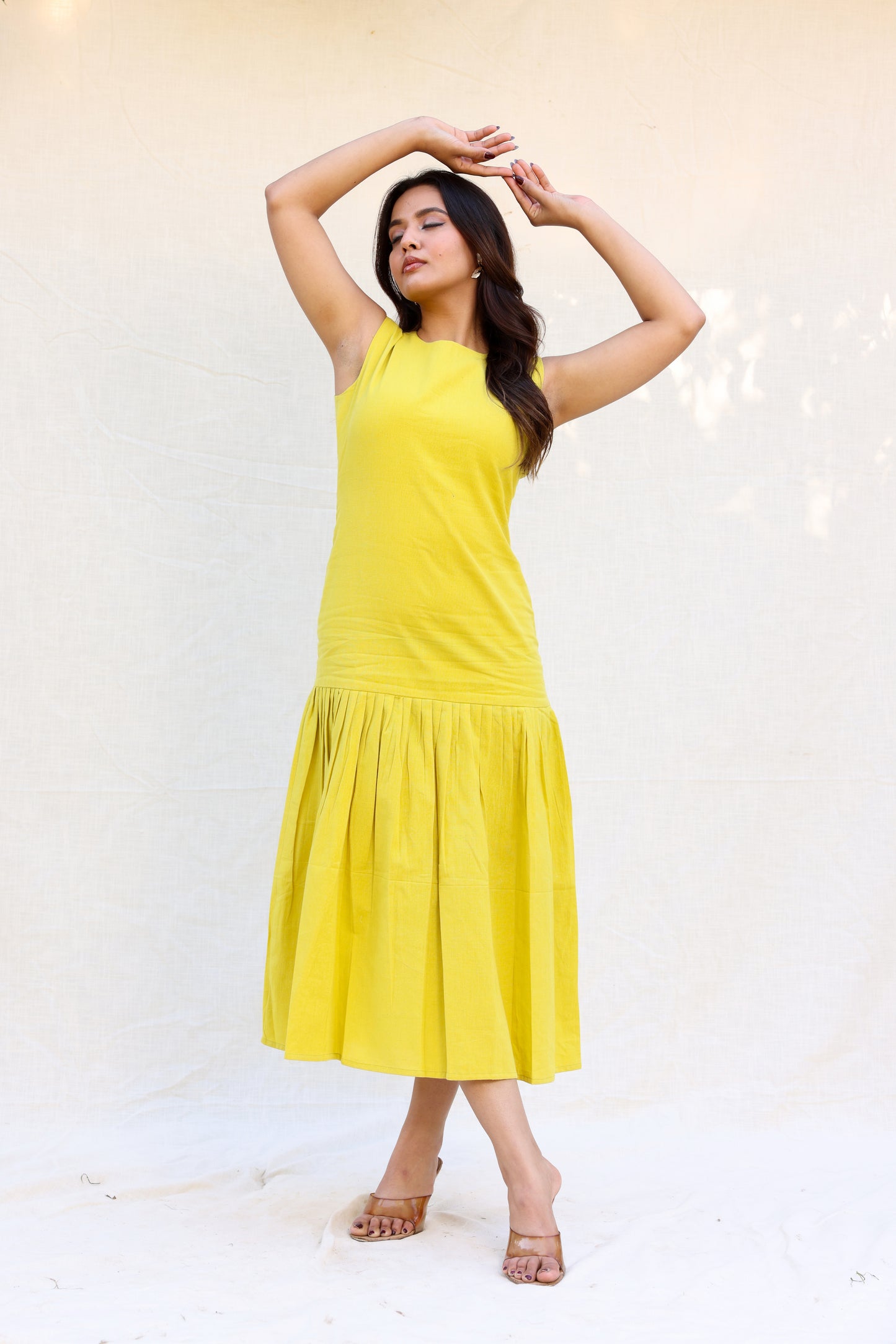 Sleeveless midi dress