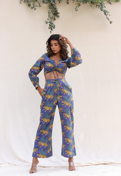 Straight pants with mid-runch crop top co-ord set