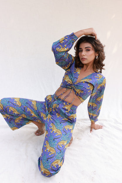 Straight pants with mid-runch crop top co-ord set