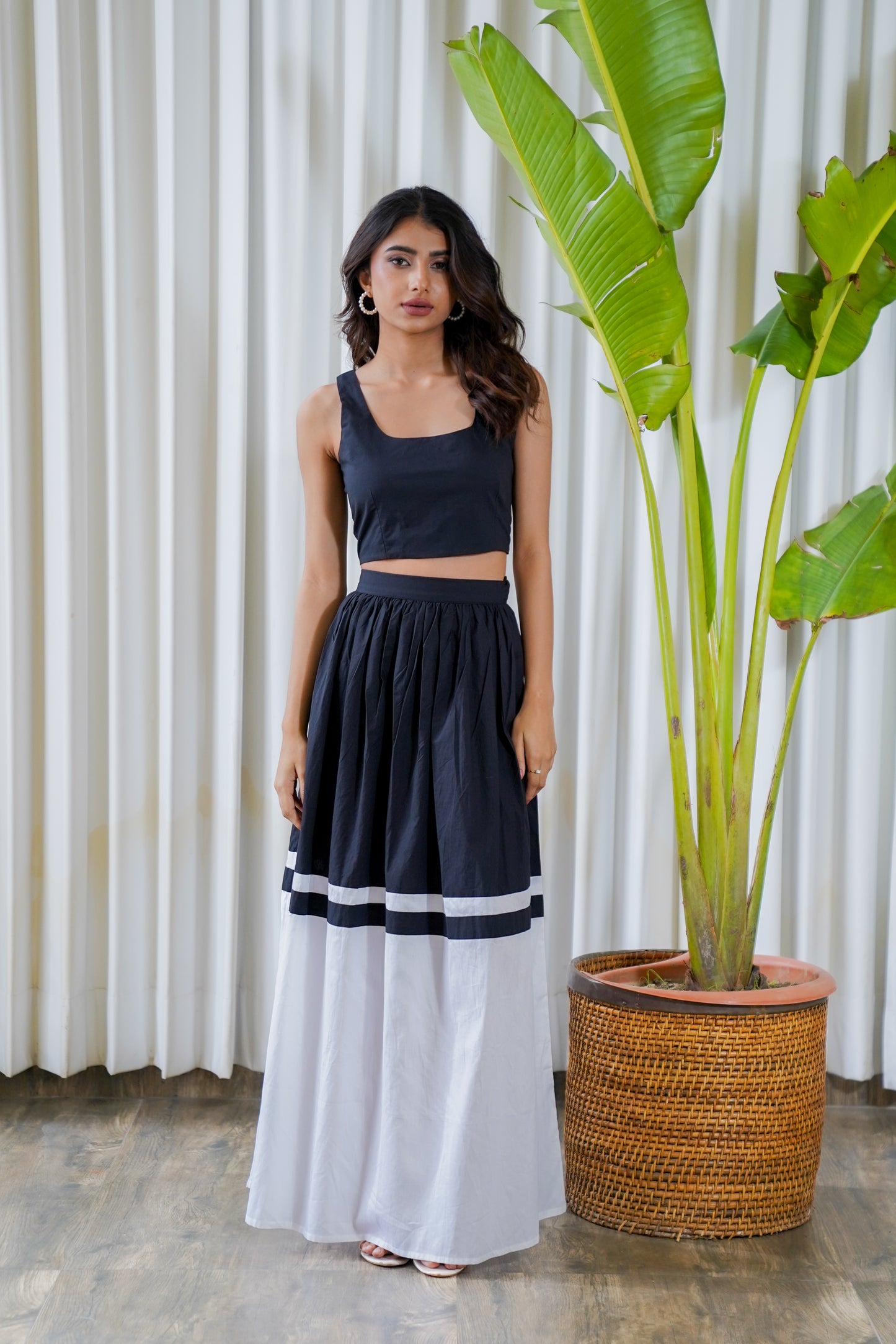 B&W color block skirt with sleeveless crop top set