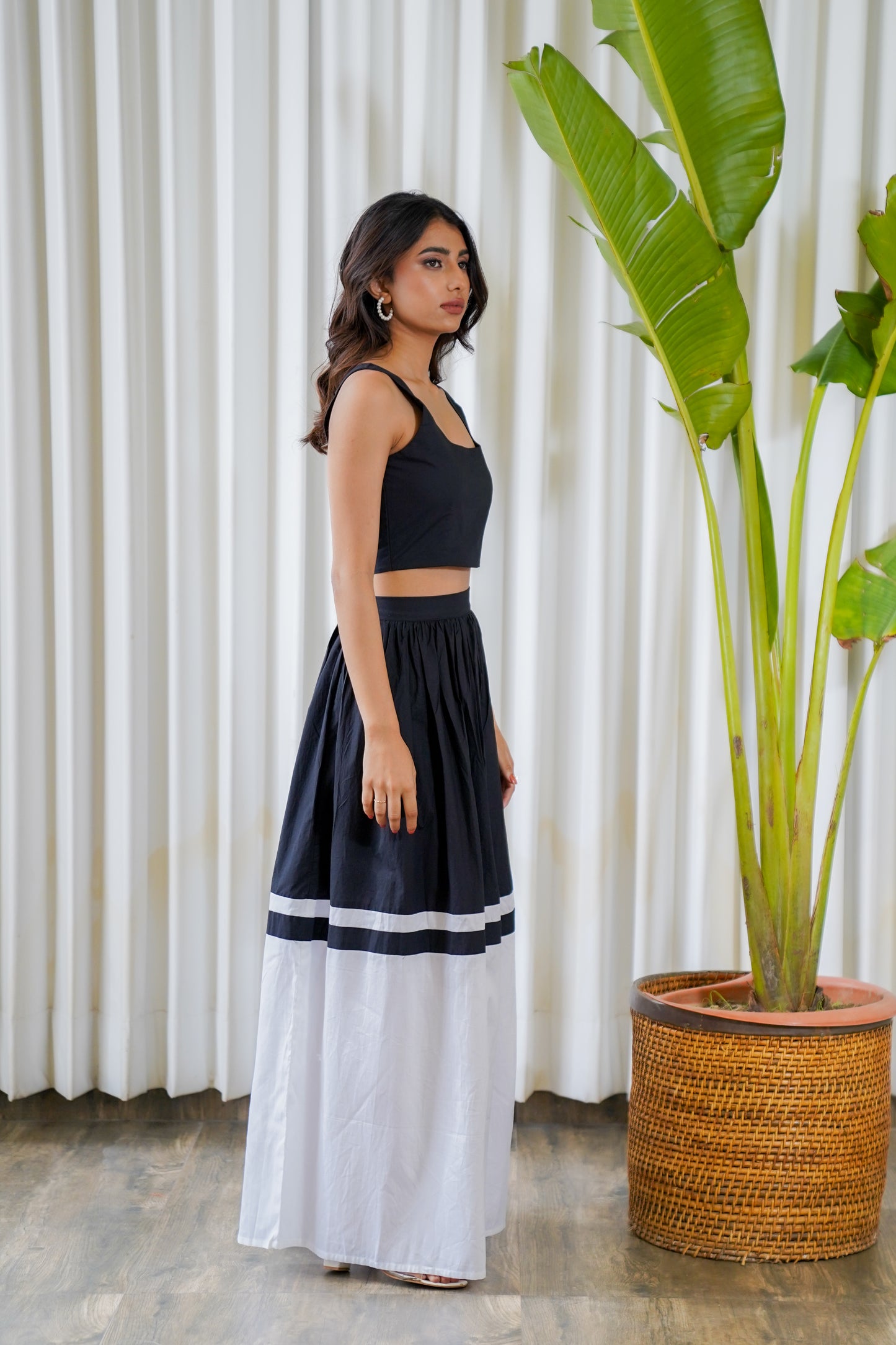 B&W color block skirt with sleeveless crop top set