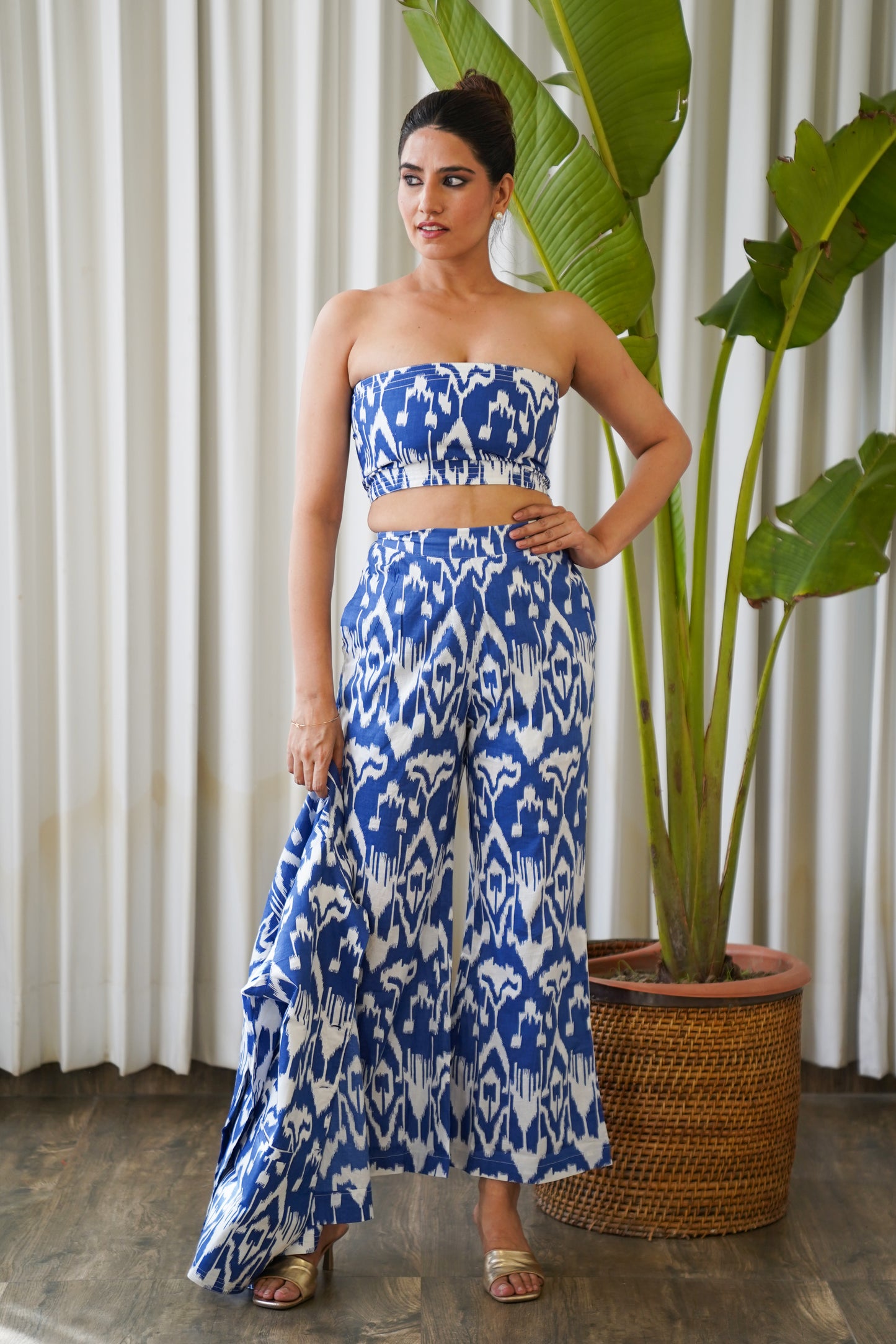 Blue & white ikkat print tube top with straight pants and shacket set