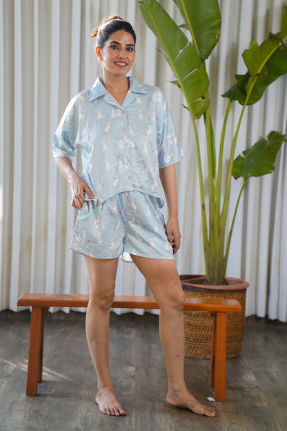 Animal print light blue satin shorts with losse fit night wear