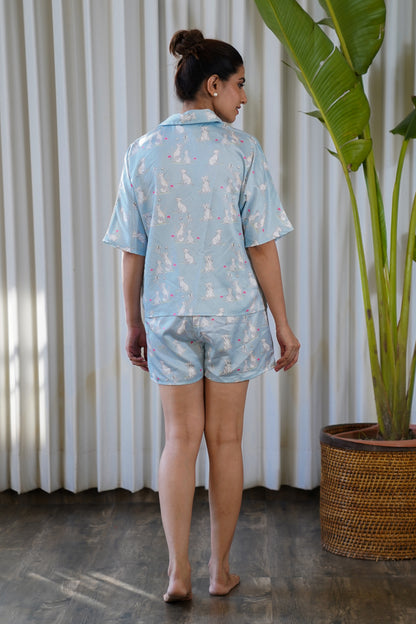 Animal print light blue satin shorts with losse fit night wear