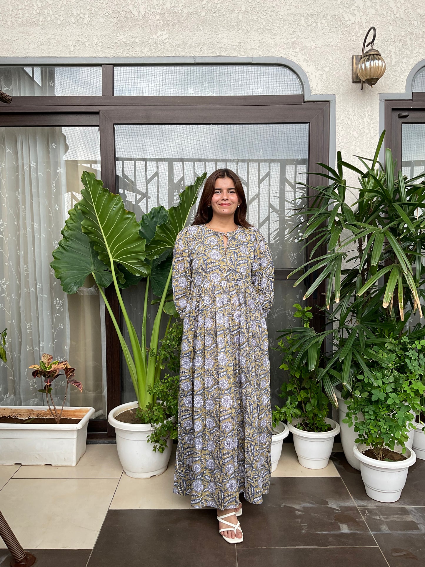 Tie-knot Neck Full Sleeve Maxi Dress