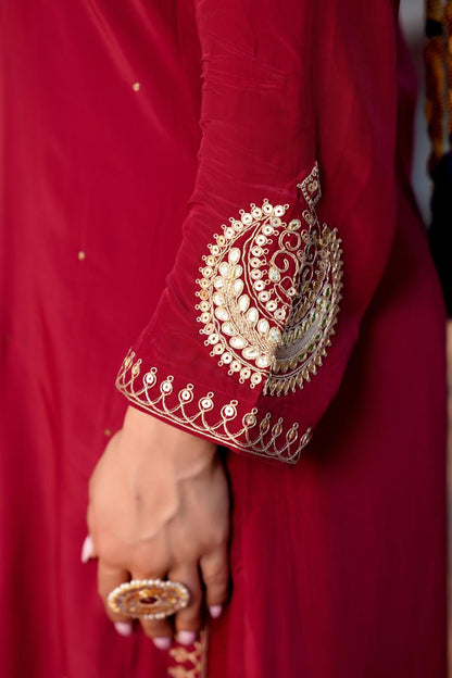 Chandbaali Embroidered Straight Kurta with Pants Set