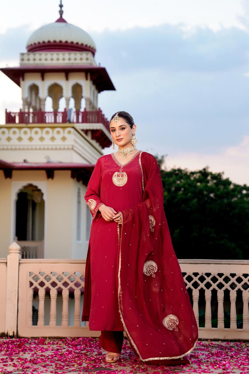 Chandbaali Embroidered Straight Kurta with Pants Set