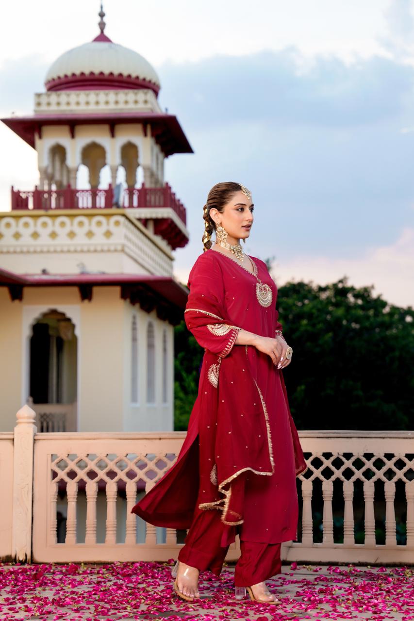 Chandbaali Embroidered Straight Kurta with Pants Set