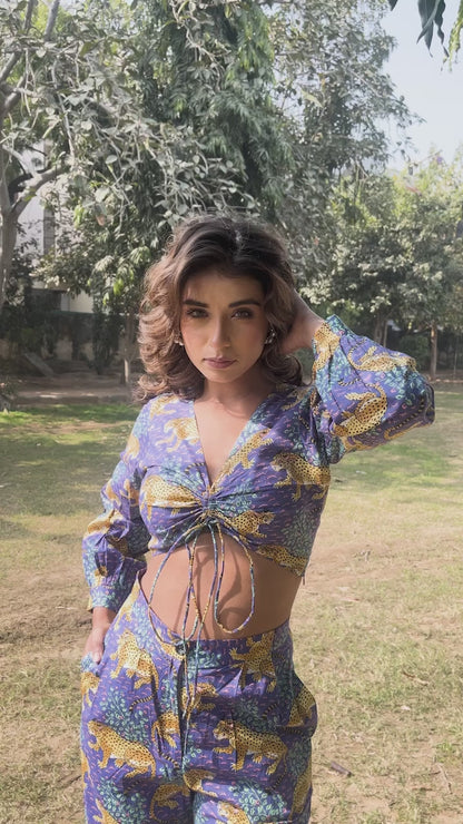 Straight pants with mid-runch crop top co-ord set